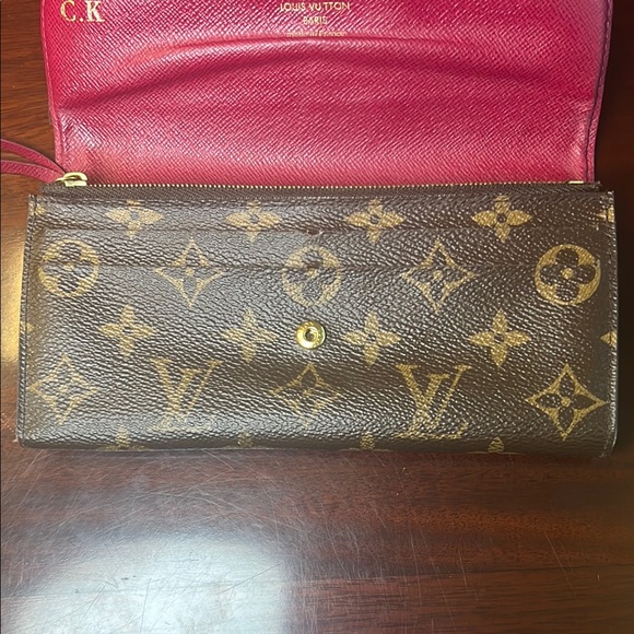 Louis Vuitton Monogram Brown Emelie Wallet - Picture 10 of 12